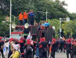 Peringatan Arus Lalu Lintas Akibat Aksi Buruh di Jakarta