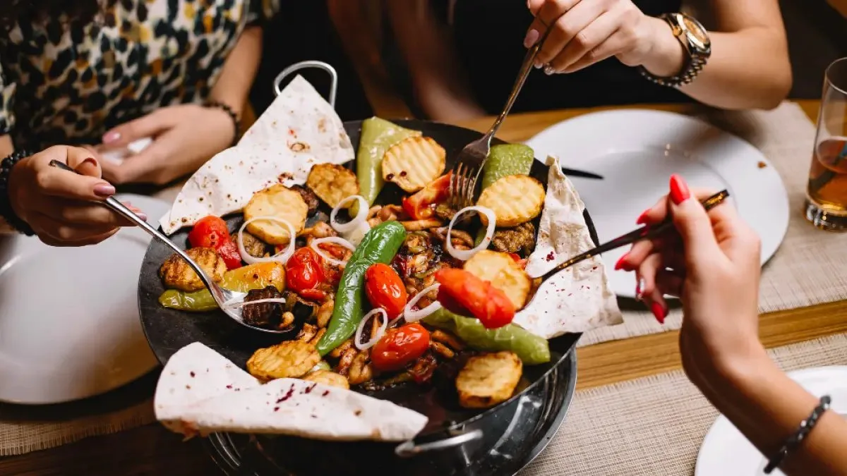 Berkumpul Sambil Menikmati Hidangan All You Can Eat di Surabaya Berkumpul Sambil Menikmati Hidangan All You Can Eat di Surabaya
