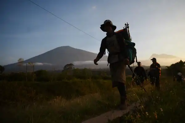 Kebakaran Hutan Gunung Rinjani: Penutupan Jalur Pendakian Berlanjut