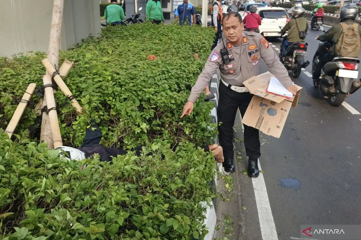 Kecelakaan Tunggal Mengakibatkan Kematian Pengendara Motor di Jakarta Selatan
