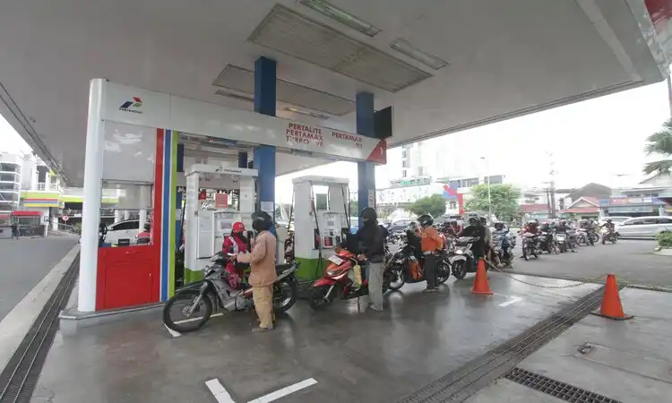 Kebiasaan Berkendara Agresif Bisa Membuat Konsumsi BBM Motor Lebih Boros
