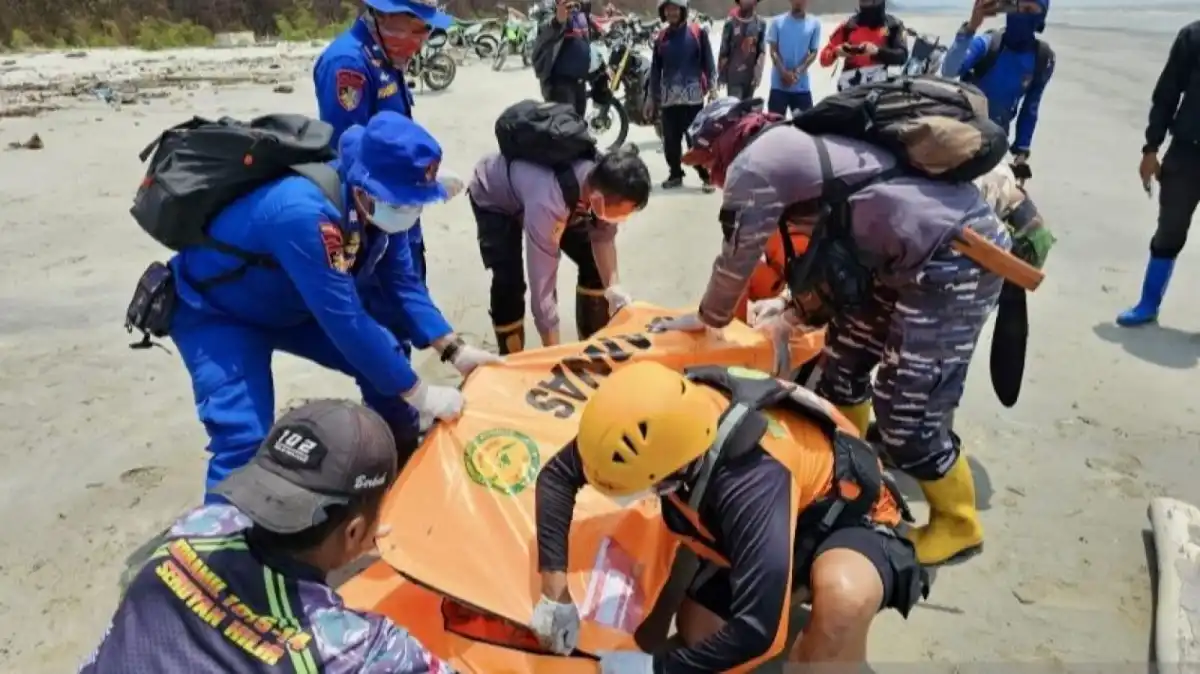 Tim DVI Kalsel Identifikasi 63 Korban Kapal Virgo Transport 8