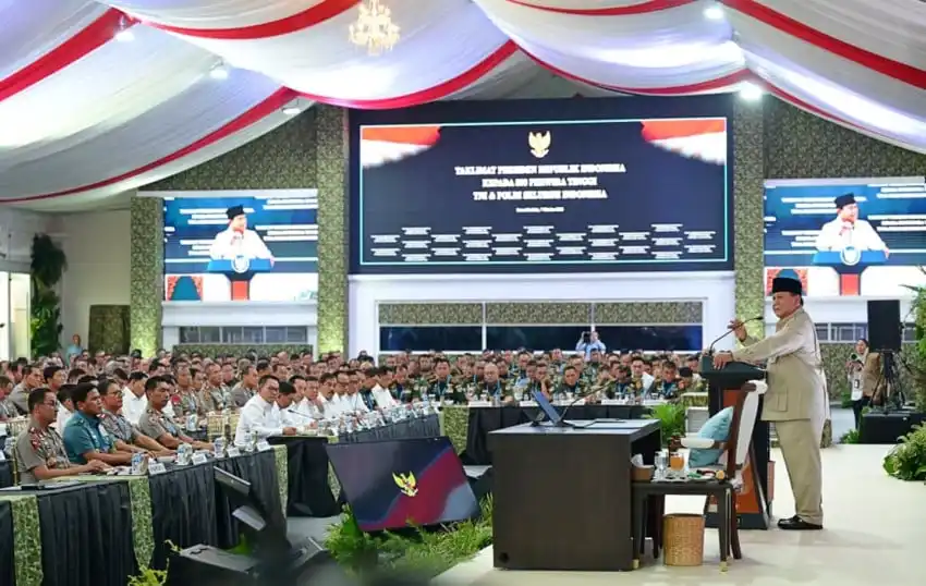 Prabowo Tidak Mempermasalahkan Calon Prajurit TNI-Polri yang Berkacamata