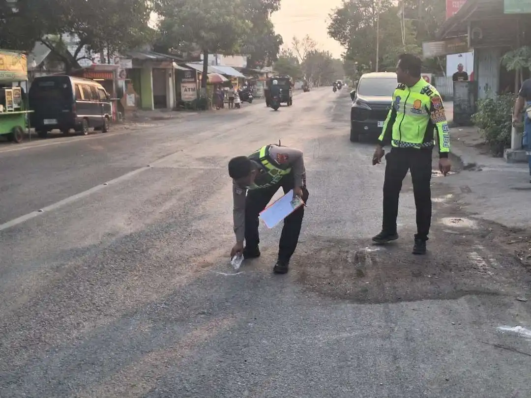 Mahasiswa Asal Tuban Meninggal dalam Kecelakaan Motor dan Truk Trailer di Plumpang