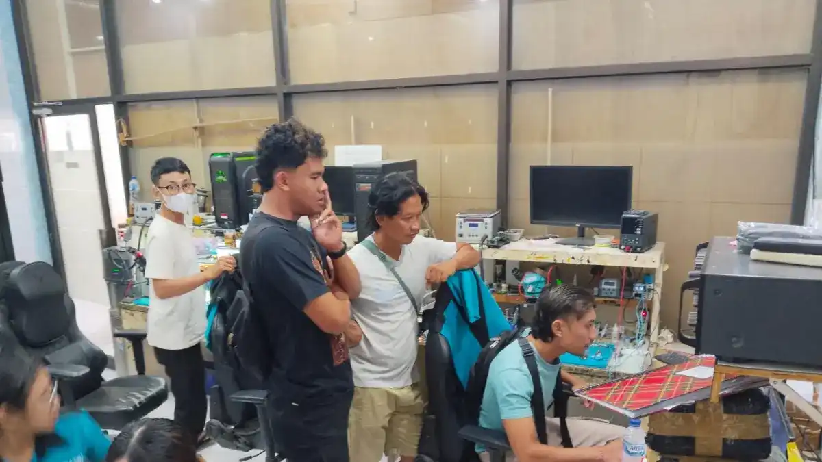 Tas Pedagang Hilang Saat Kesibukan Dini Hari di Pasar Amlapura Timur