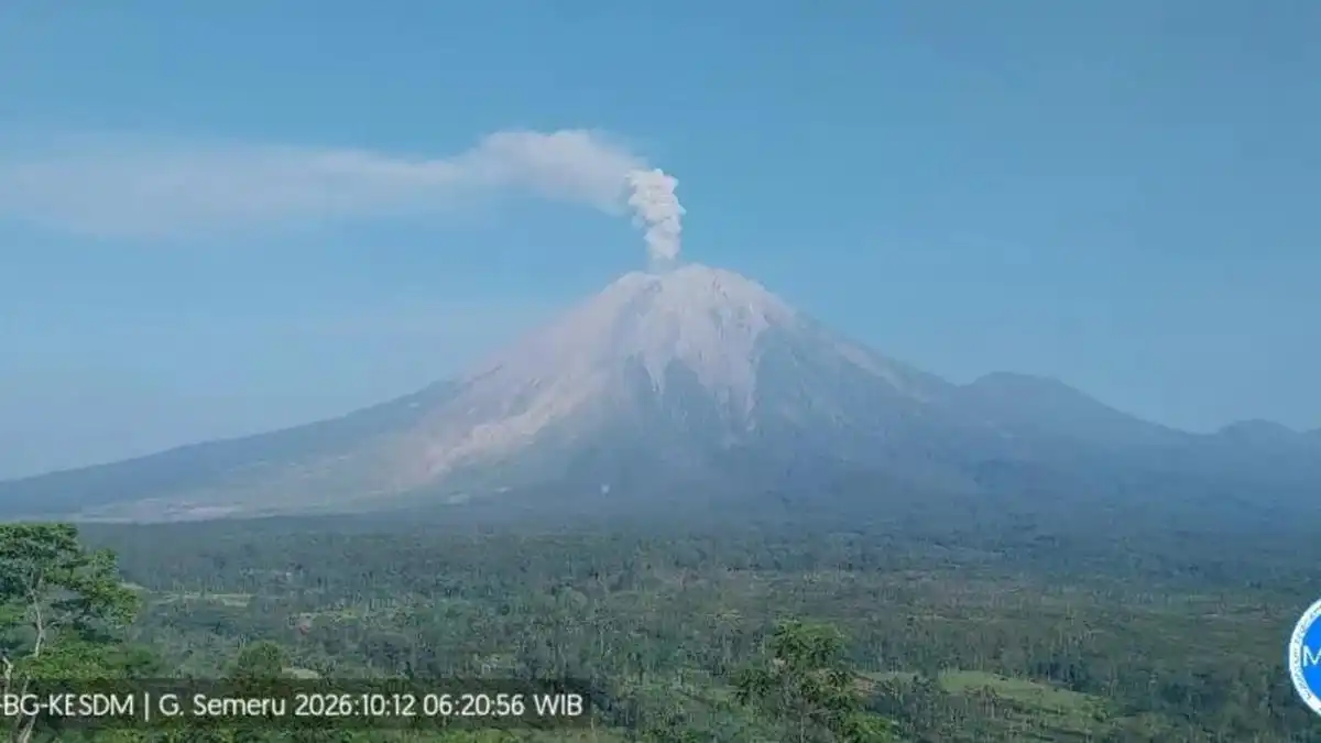 Aktivitas Semeru Meningkat, Tiga Letusan Tercatat pada 12 Oktober 2026