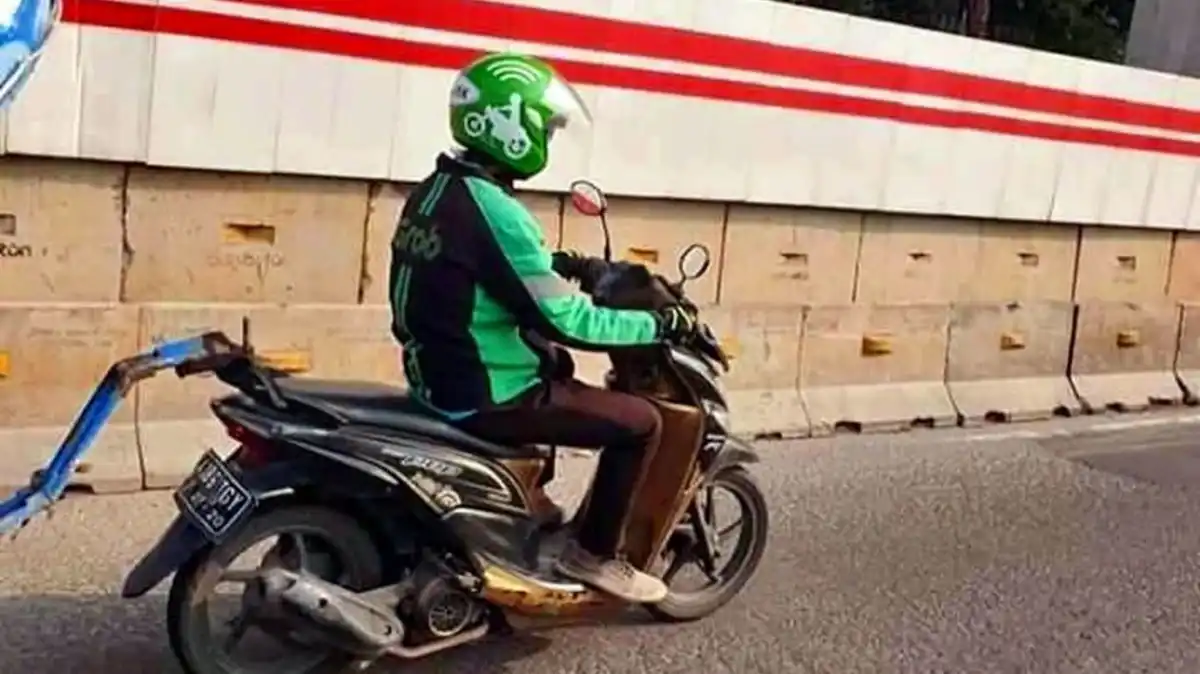 Pemerintah Menyusun Pedoman Tarif Pengantaran Makanan dan Barang bagi Ojol